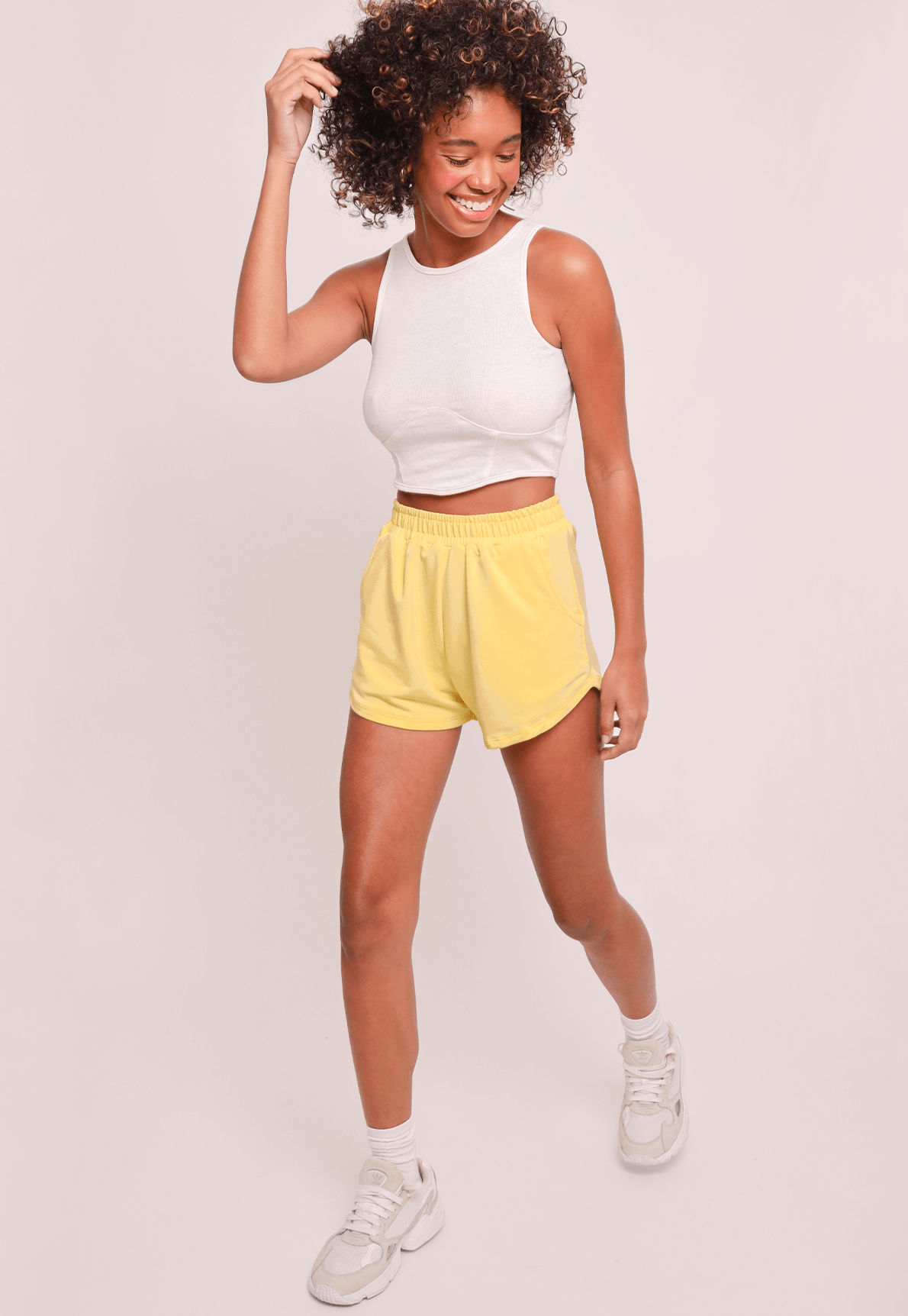 Shorts-som-das-ondas-amarelo---41145---01