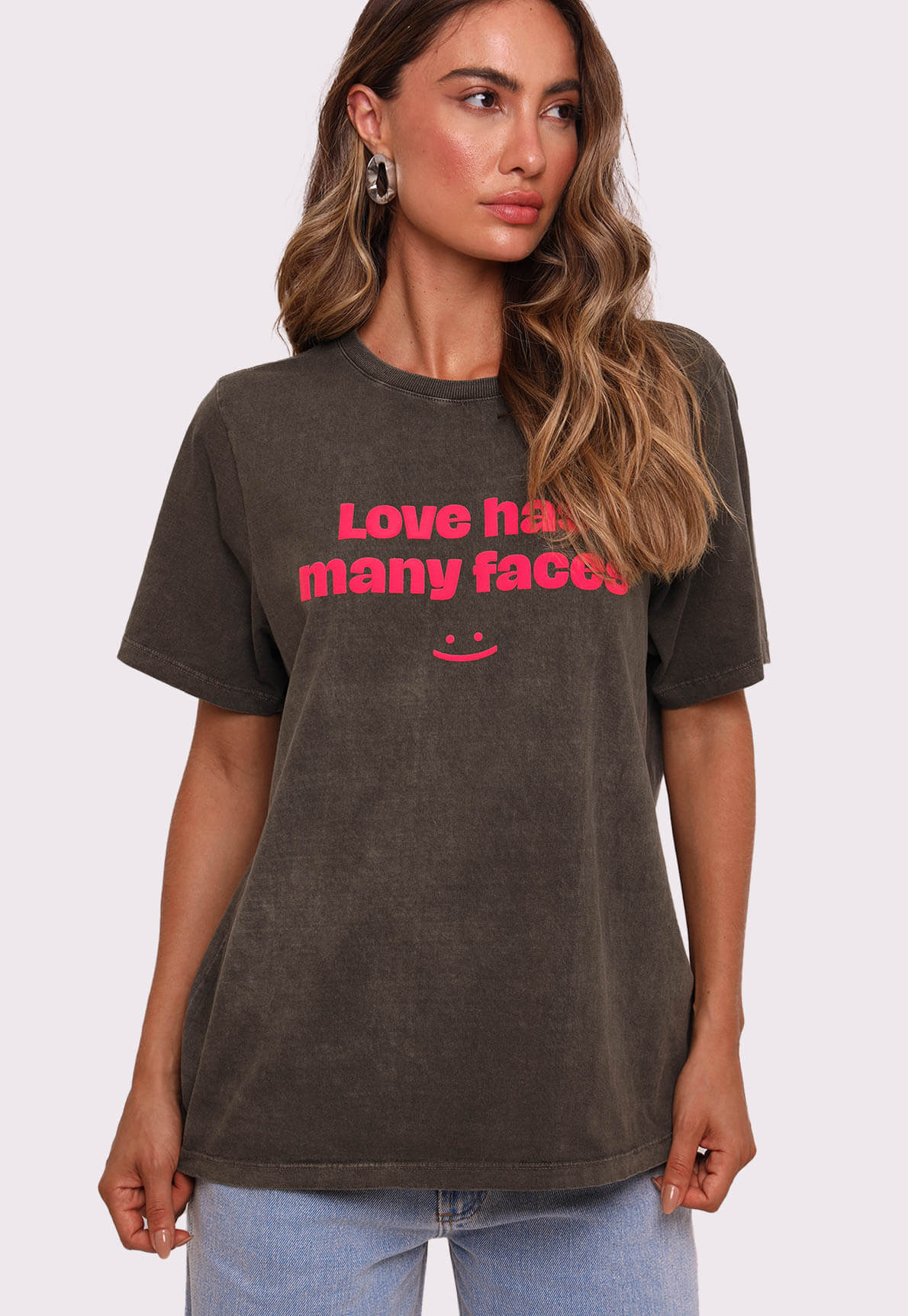 42983-t-shirt-love-has-many-faces-mundo-lolita-1